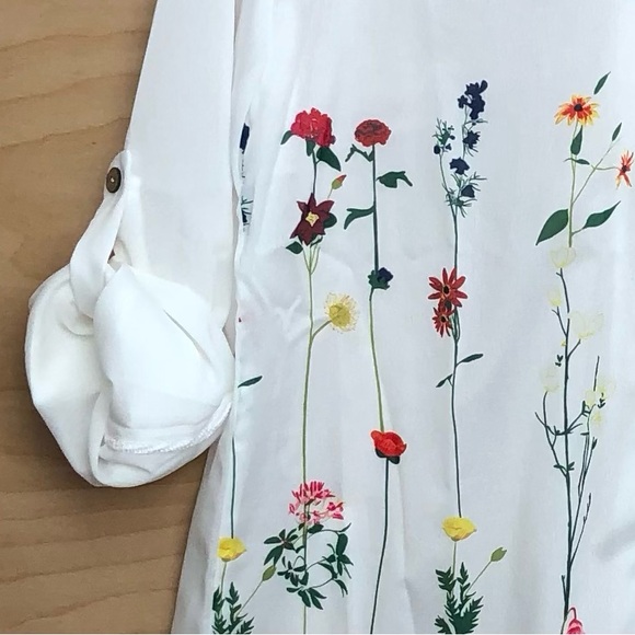 V Neck Sheer Rolled Tabs Sleeve Blouse Size M White Feminine Bohemian. - Picture 4 of 10